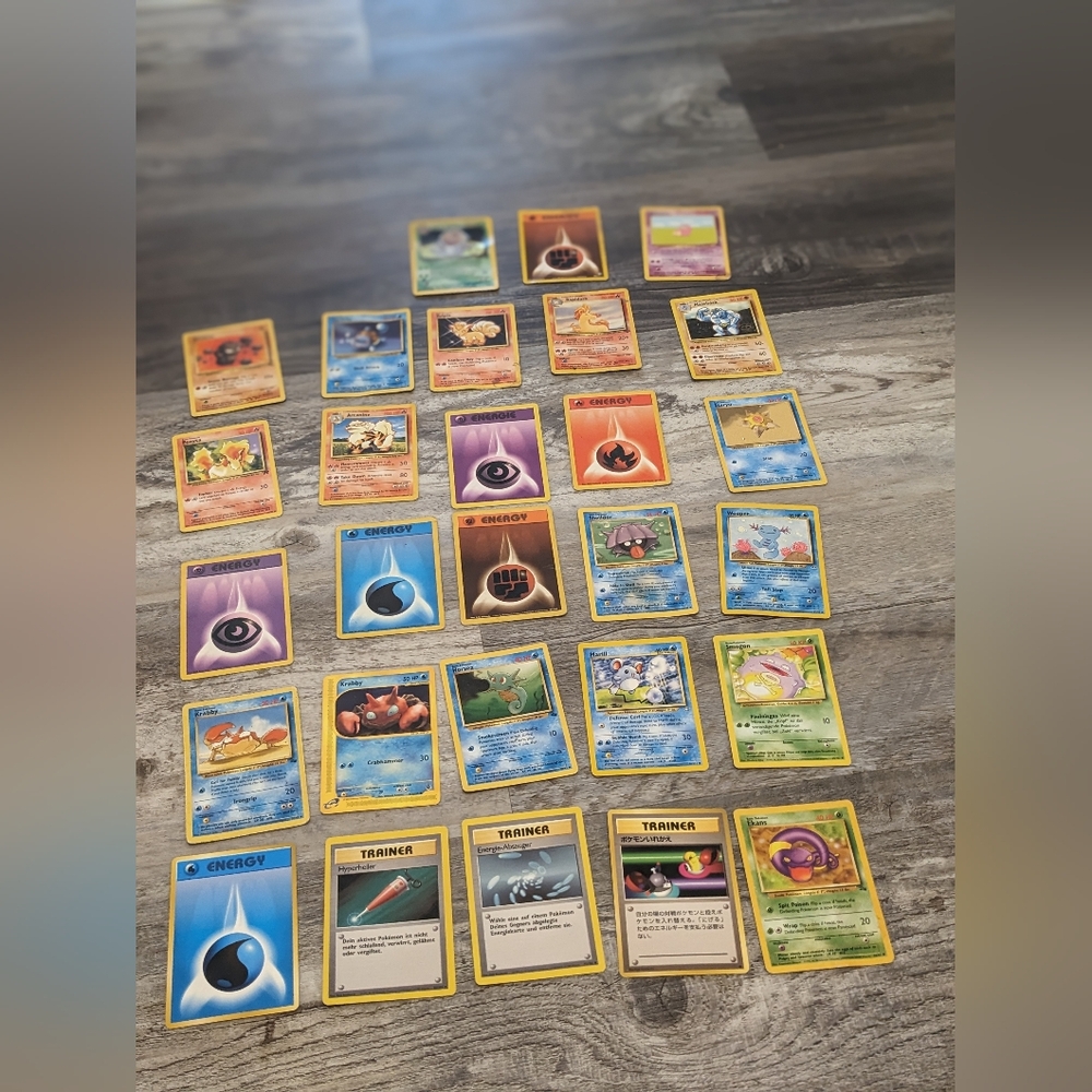 Pokemon Trading Cards:Lot Of 28